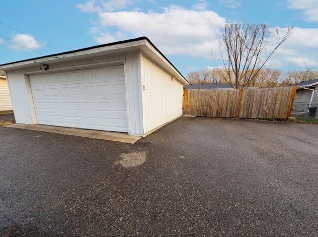 932 Jefferson Avenue, Saint Paul, MN 55102