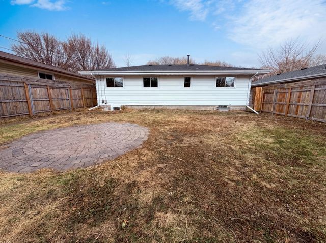 932 Jefferson Avenue, Saint Paul, MN 55102