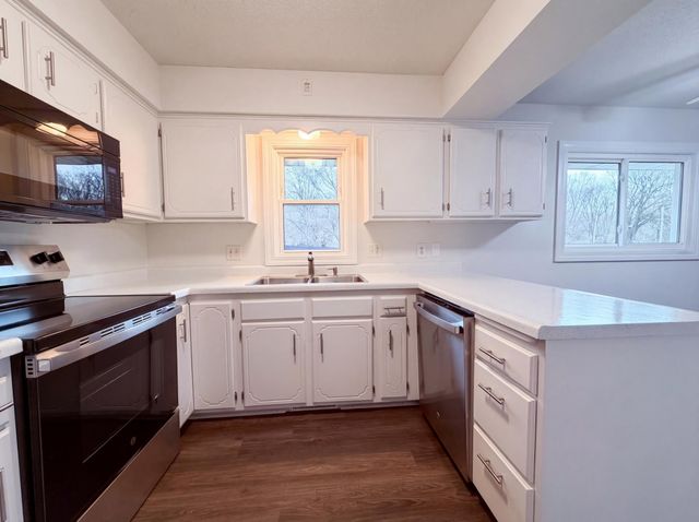 932 Jefferson Avenue, Saint Paul, MN 55102