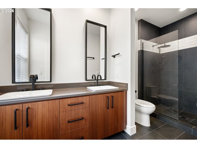 3340 Zane Ln, Eugene, OR 97404