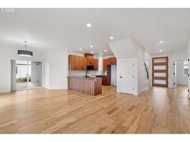 3340 Zane Ln, Eugene, OR 97404