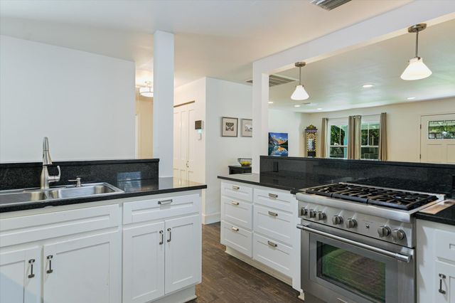 605 Deep Eddy Ave, Austin, TX 78703