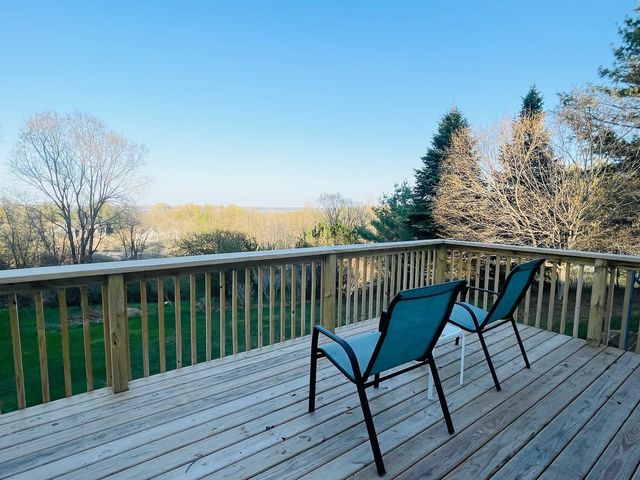 1551 S Donnybrook Road, Suttons Bay Twp, MI 49682