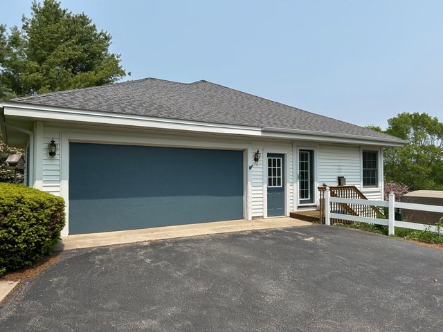 1551 S Donnybrook Road, Suttons Bay Twp, MI 49682