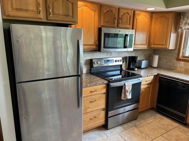 1551 S Donnybrook Road, Suttons Bay Twp, MI 49682