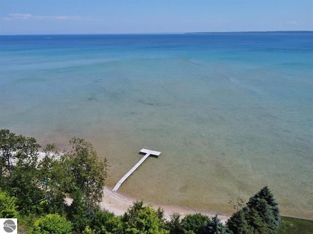 1551 S Donnybrook Road, Suttons Bay Twp, MI 49682