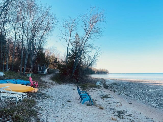 1551 S Donnybrook Road, Suttons Bay Twp, MI 49682