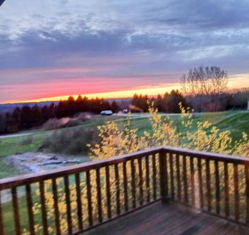 1551 S Donnybrook Road, Suttons Bay Twp, MI 49682