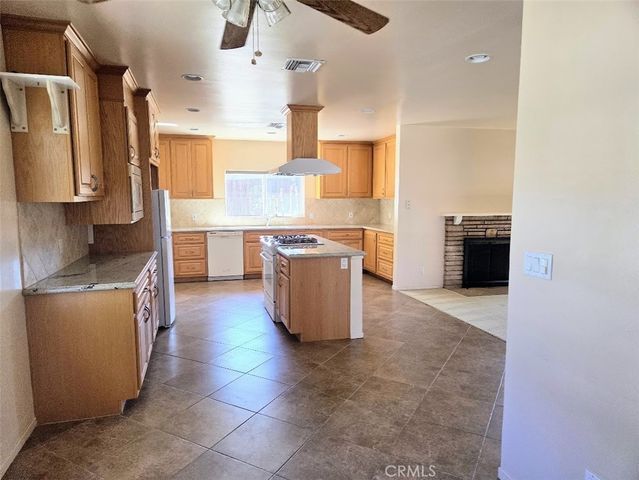 20026 Lull, Winnetka, CA 91306