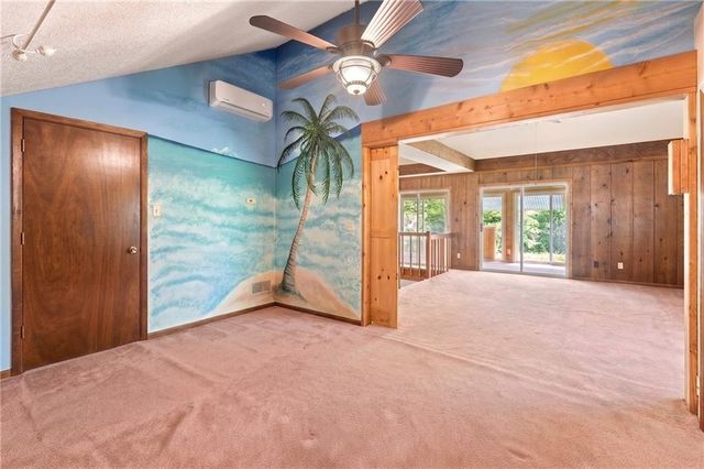 1322 S Kings Highway, Independence, MO 64055