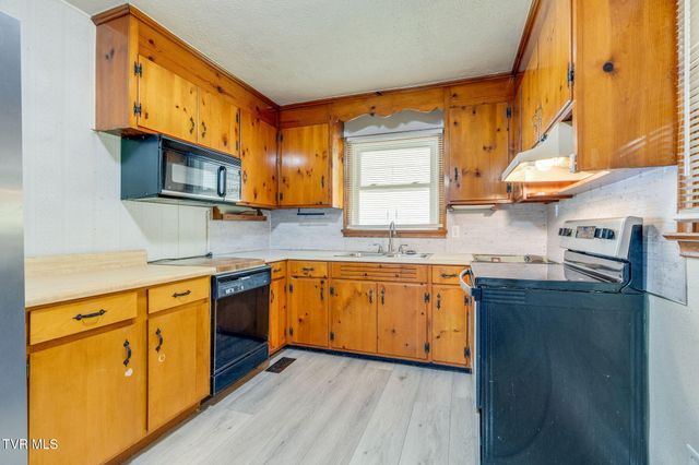 337 Woodcrest Drive, Kingsport, TN 37663