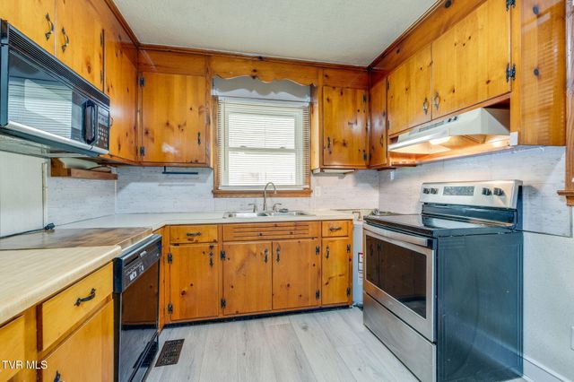337 Woodcrest Drive, Kingsport, TN 37663
