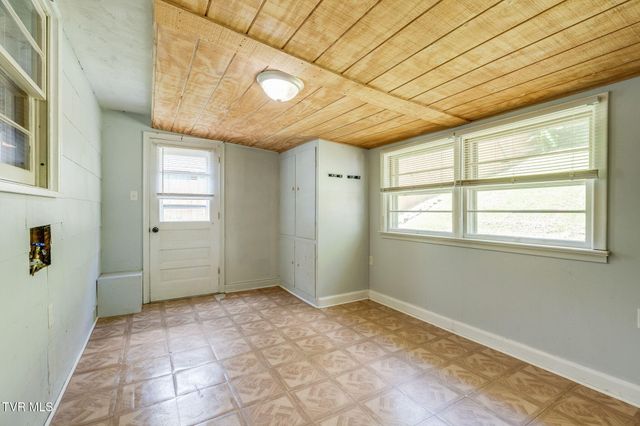 337 Woodcrest Drive, Kingsport, TN 37663