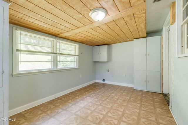 337 Woodcrest Drive, Kingsport, TN 37663