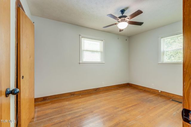 337 Woodcrest Drive, Kingsport, TN 37663