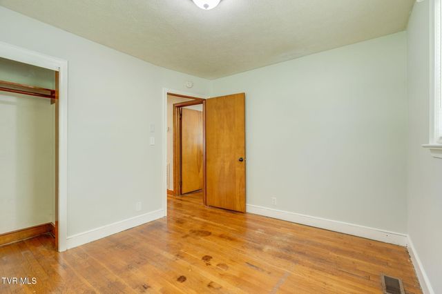 337 Woodcrest Drive, Kingsport, TN 37663
