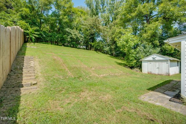 337 Woodcrest Drive, Kingsport, TN 37663