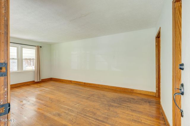 337 Woodcrest Drive, Kingsport, TN 37663
