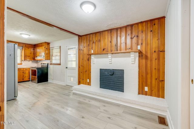 337 Woodcrest Drive, Kingsport, TN 37663