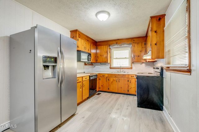 337 Woodcrest Drive, Kingsport, TN 37663