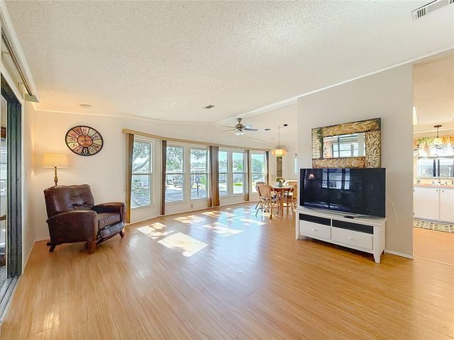 805 CAMELIA COURT, Lady Lake, FL 32159