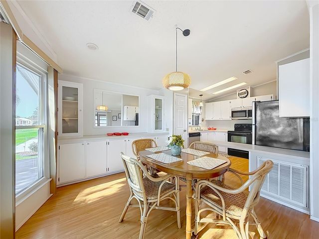 805 CAMELIA COURT, Lady Lake, FL 32159