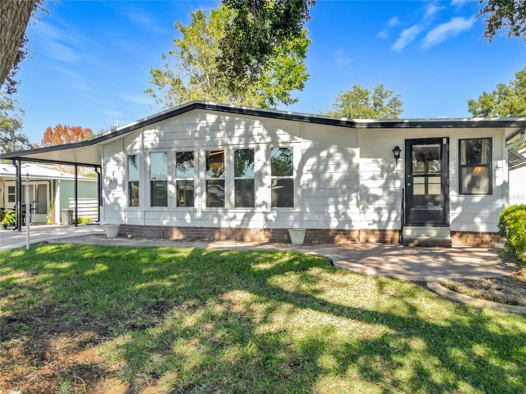 805 CAMELIA COURT, Lady Lake, FL 32159