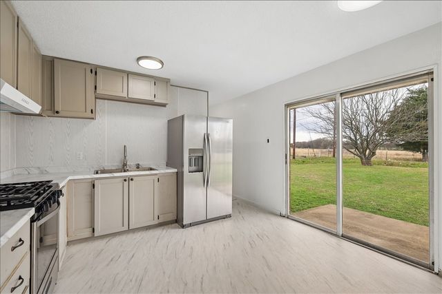 2114 Sunset Drive, Brookston, TX 75421
