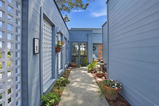 1051 Freedom Court, Del Mar, CA 92014