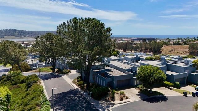 1051 Freedom Court, Del Mar, CA 92014