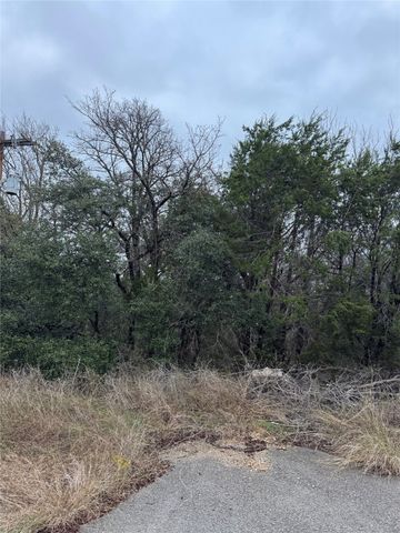 1013 Comanche Cove Drive, Granbury, TX 76048