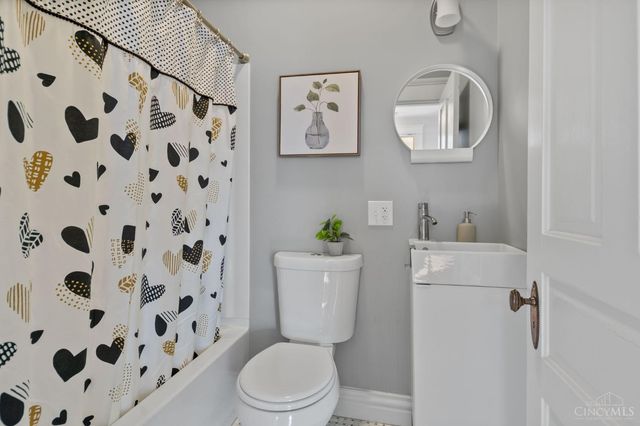 1402 Ludlow Place, Cincinnati, OH 45223