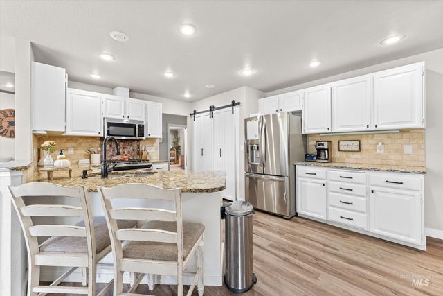 15071 Griffin Ln, Caldwell, ID 83607