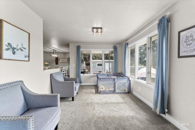 15071 Griffin Ln, Caldwell, ID 83607