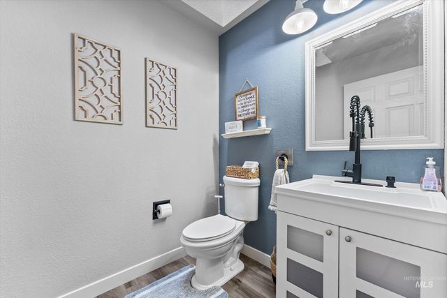 15071 Griffin Ln, Caldwell, ID 83607