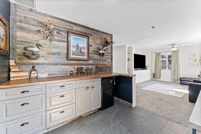 15071 Griffin Ln, Caldwell, ID 83607