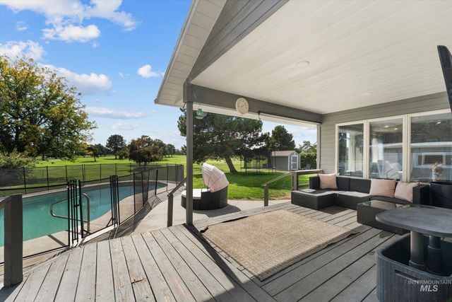 15071 Griffin Ln, Caldwell, ID 83607