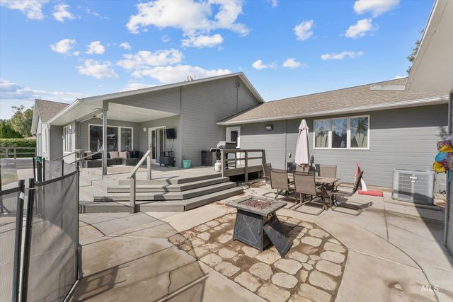 15071 Griffin Ln, Caldwell, ID 83607