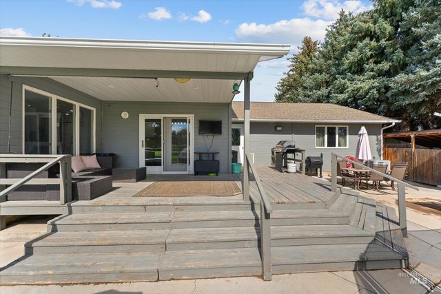 15071 Griffin Ln, Caldwell, ID 83607