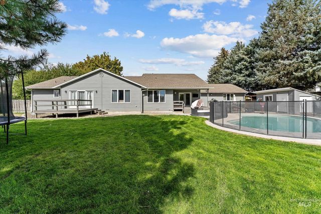 15071 Griffin Ln, Caldwell, ID 83607