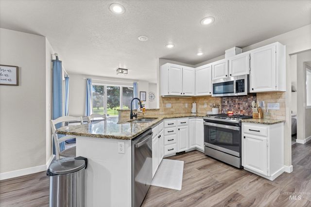 15071 Griffin Ln, Caldwell, ID 83607