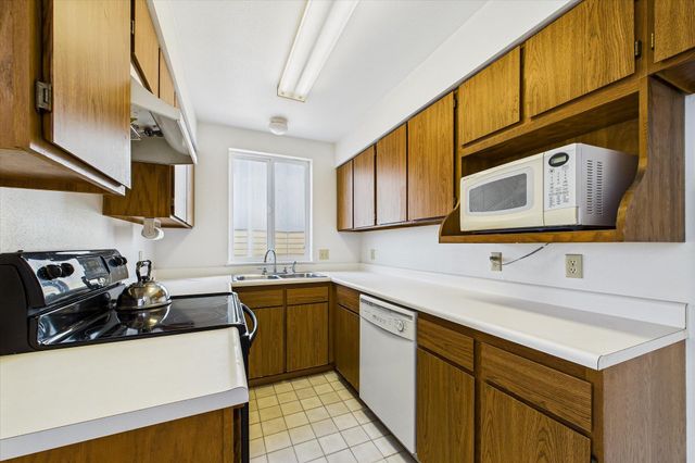 5 Clam Court, Shelter Cove, CA 95589