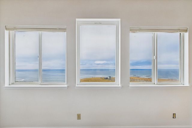 5 Clam Court, Shelter Cove, CA 95589