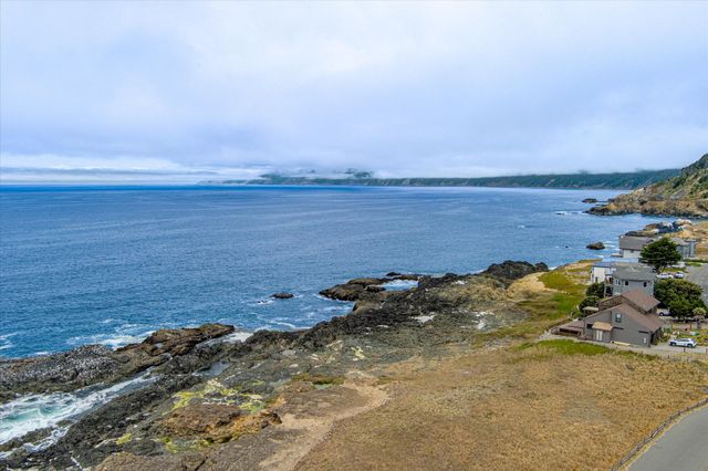 5 Clam Court, Shelter Cove, CA 95589