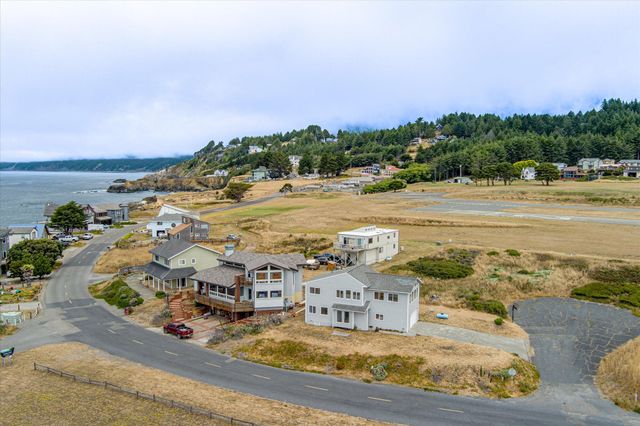 5 Clam Court, Shelter Cove, CA 95589