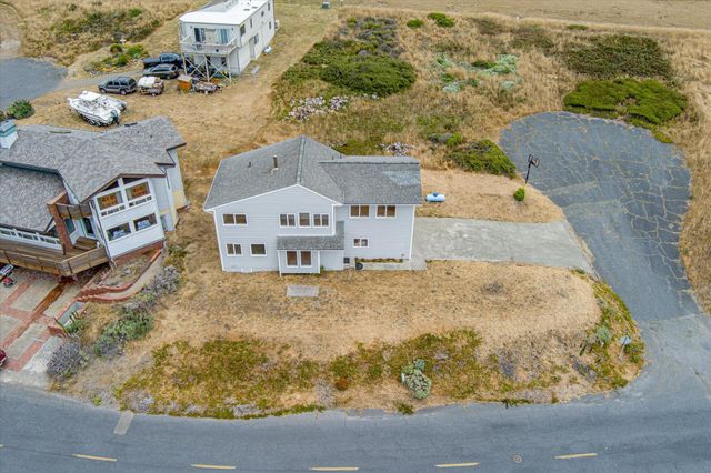 5 Clam Court, Shelter Cove, CA 95589