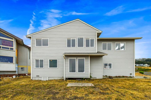 5 Clam Court, Shelter Cove, CA 95589