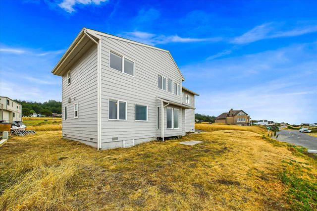 5 Clam Court, Shelter Cove, CA 95589