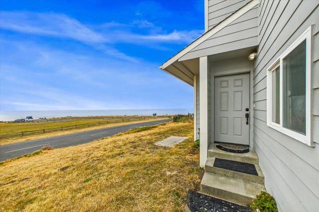 5 Clam Court, Shelter Cove, CA 95589