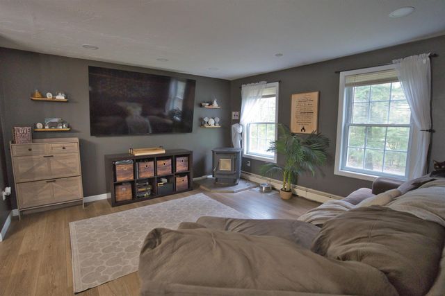6 Friar Tuck Road, Canterbury, NH 03224